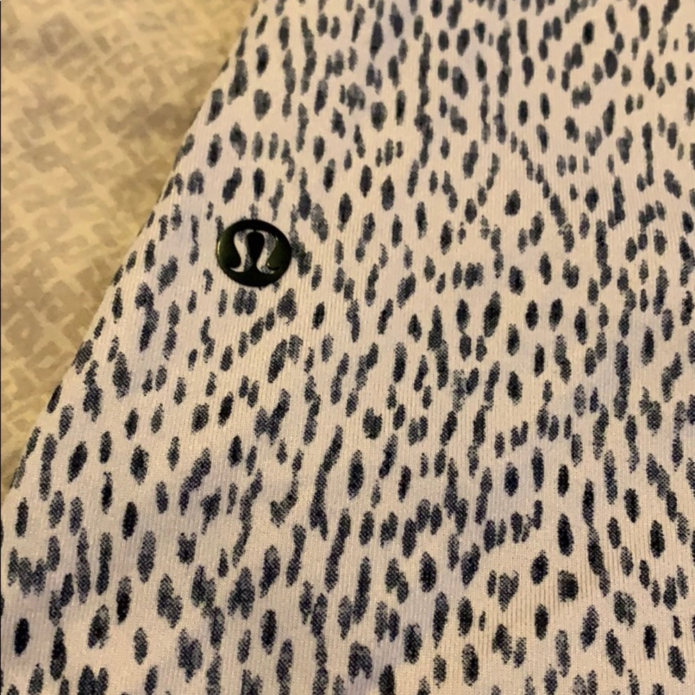 Lululemon workout top - Picture 3 of 5